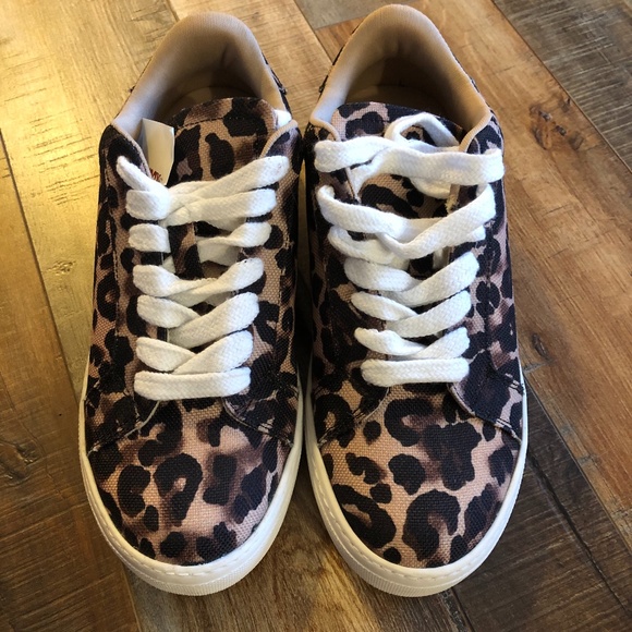 Steve Madden NWT Leopard Print Canvas Sneakers - Picture 9 of 15